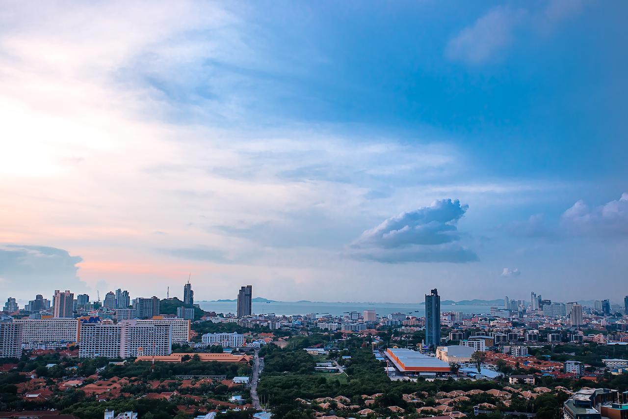 Dusit Grand Condo View Jomtien Beach Extérieur photo